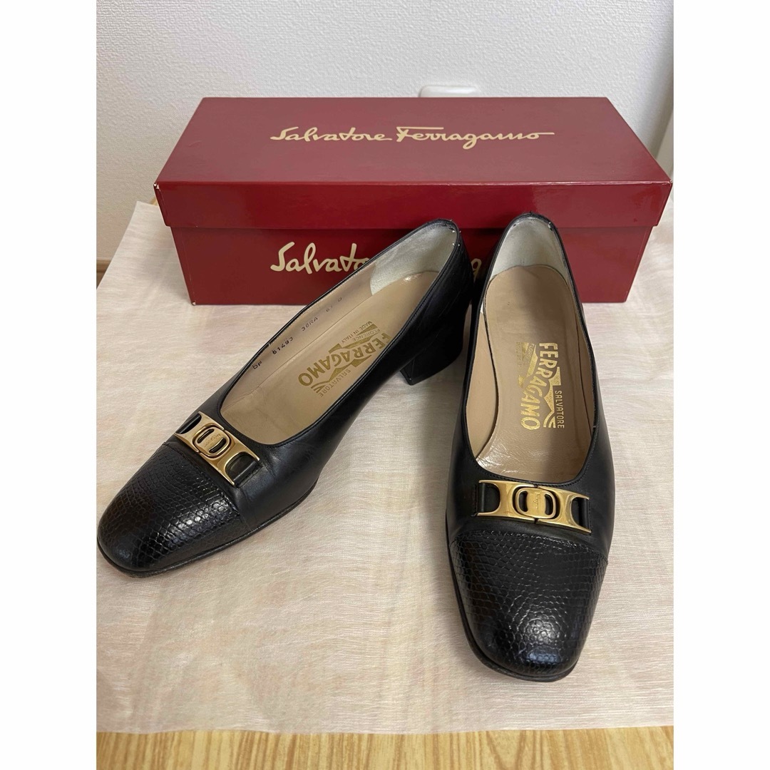 Salvatore Ferragamo(サルヴァトーレフェラガモ)のフェラガモ　パンプス美品　6D(23-23.5相当) レディースの靴/シューズ(ハイヒール/パンプス)の商品写真