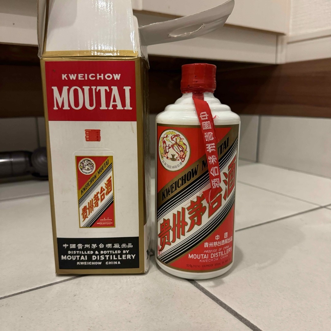 貴州茅台酒 1987年 MOUTAIマオタイ酒 500ml 53%  食品/飲料/酒の酒(蒸留酒/スピリッツ)の商品写真