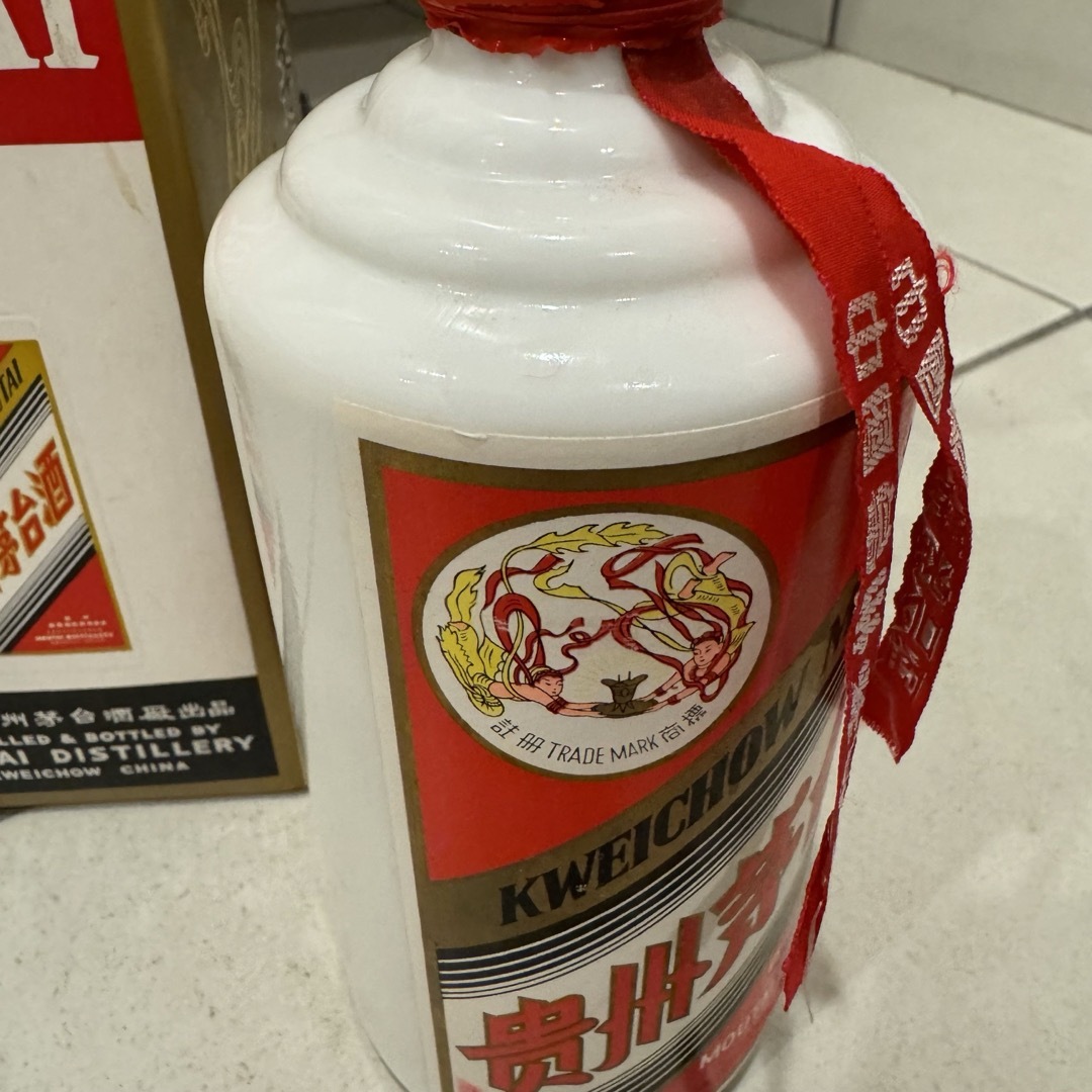 貴州茅台酒 1987年 MOUTAIマオタイ酒 500ml 53%  食品/飲料/酒の酒(蒸留酒/スピリッツ)の商品写真