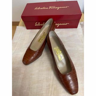 サルヴァトーレフェラガモ(Salvatore Ferragamo)のフェラガモ　パンプス(ハイヒール/パンプス)