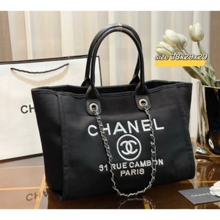 シャネル(CHANEL)の【CHANEL】ドーヴィル スタッズトート チェーン 2WAY トートバッグ 黒(ハンドバッグ)