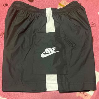 ナイキ(NIKE)のNIKE   ショートパンツ　Mサイズ(ショートパンツ)