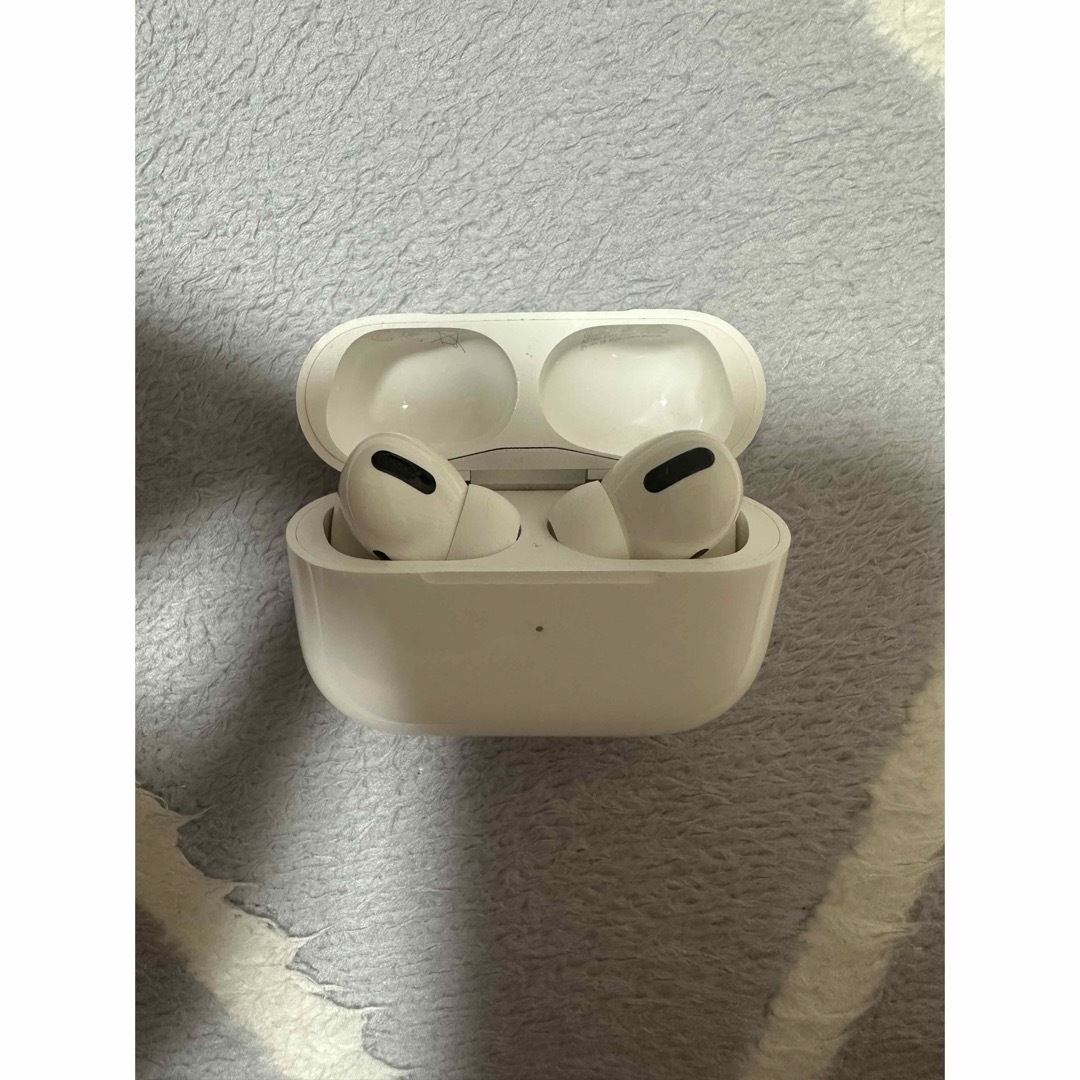 Apple(アップル)のAirPodsPro外部音取り込み ノイズキャンセリング スマホ/家電/カメラのオーディオ機器(ヘッドフォン/イヤフォン)の商品写真