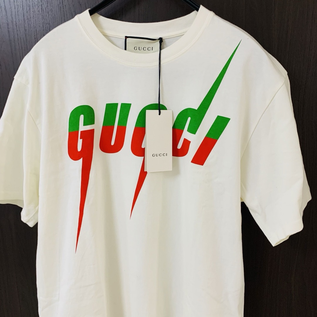 Gucci(グッチ)の【新品未使用・箱・タグ付き】GUCCI グッチ ブレード ロゴ Tシャツ XL メンズのトップス(Tシャツ/カットソー(半袖/袖なし))の商品写真
