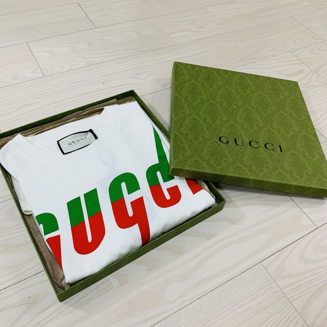 Gucci(グッチ)の【新品未使用・箱・タグ付き】GUCCI グッチ ブレード ロゴ Tシャツ XL メンズのトップス(Tシャツ/カットソー(半袖/袖なし))の商品写真