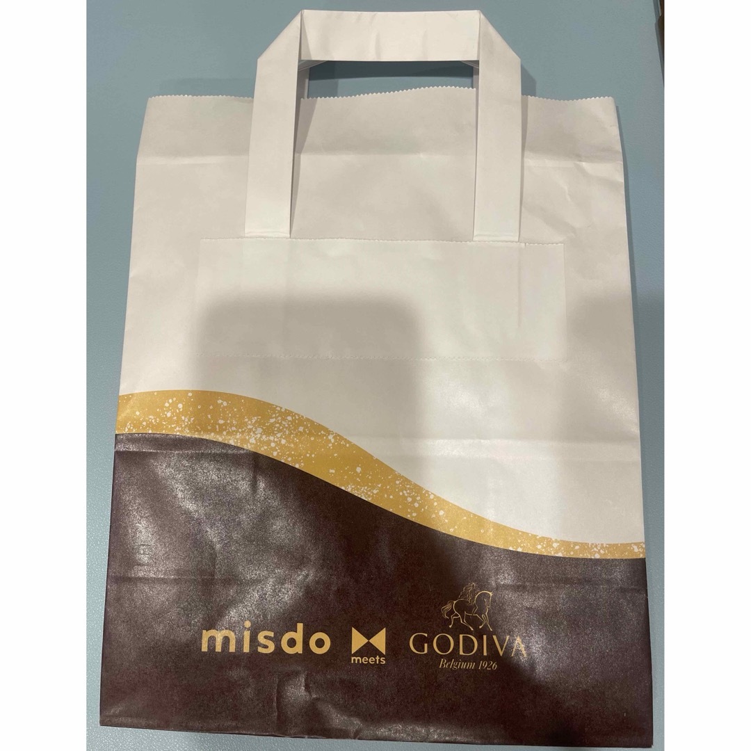 GODIVA(ゴディバ)のミスド　ゴディバ　ミスタードーナツ GODIVA 紙袋 レディースのバッグ(ショップ袋)の商品写真