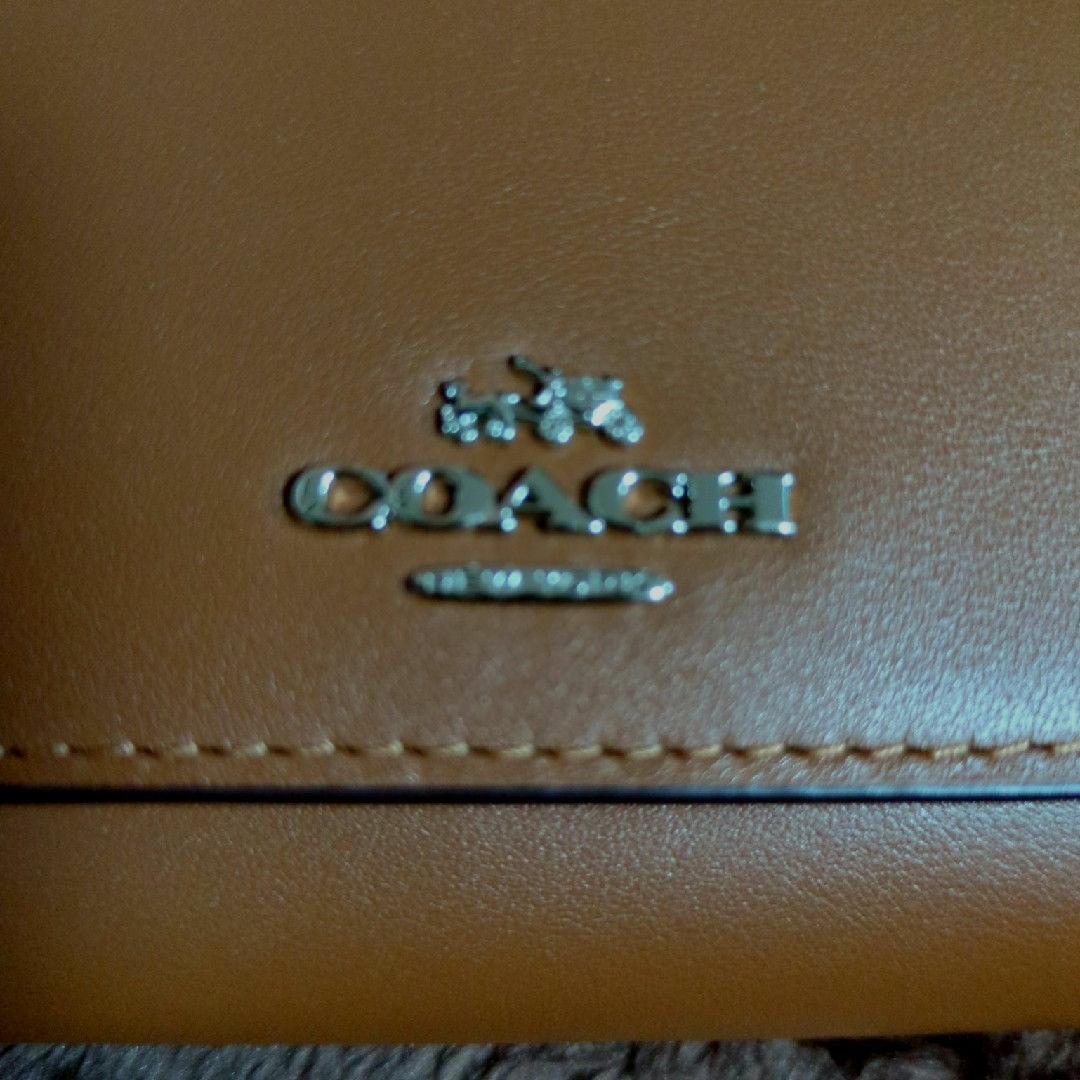 COACH(コーチ)の✩COACH✩　財布ポシェット　スマホも入るショルダーバッグ レディースのファッション小物(財布)の商品写真