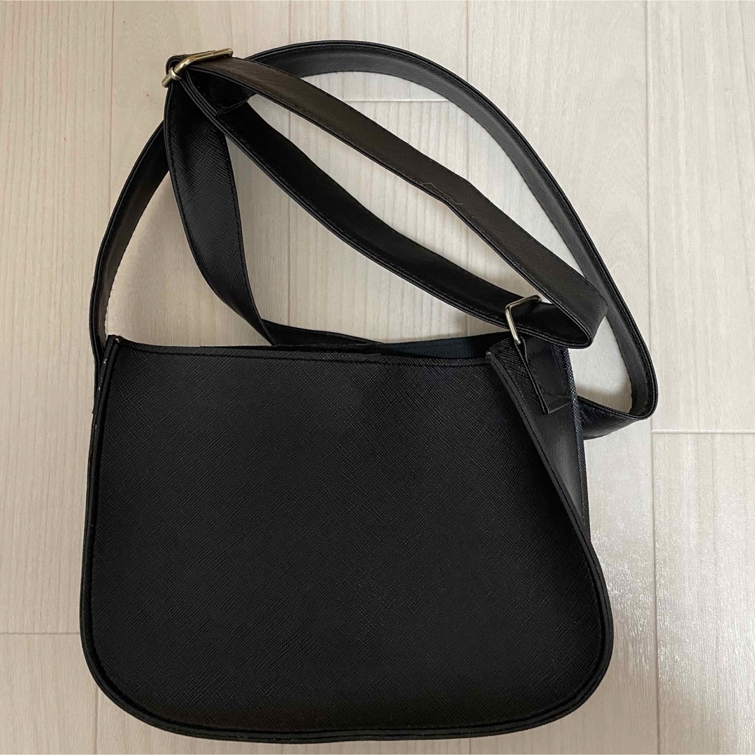 宇野美沙子　バッグ　ブラック レディースのバッグ(ショルダーバッグ)の商品写真