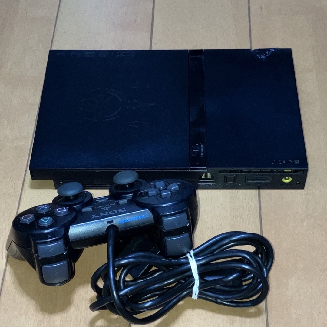 PlayStation2(プレイステーション2)のPS2 薄型本体セット FF限定モデル SCPH-75000FF ※やや難あり エンタメ/ホビーのゲームソフト/ゲーム機本体(家庭用ゲーム機本体)の商品写真