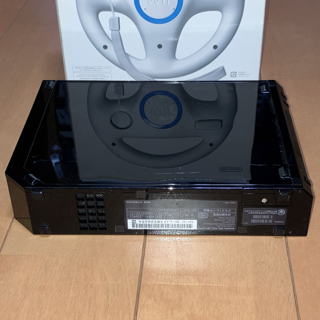 Wii(ウィー)のWii すぐ遊べる本体フルセット マリオカート付き エンタメ/ホビーのゲームソフト/ゲーム機本体(家庭用ゲーム機本体)の商品写真