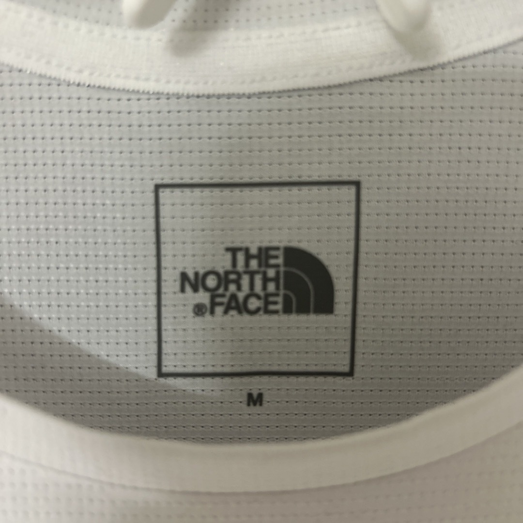 THE NORTH FACE(ザノースフェイス)の【早い者勝ち】ノースフェイス タンクトップ Mサイズ ホワイト メンズのトップス(Tシャツ/カットソー(半袖/袖なし))の商品写真
