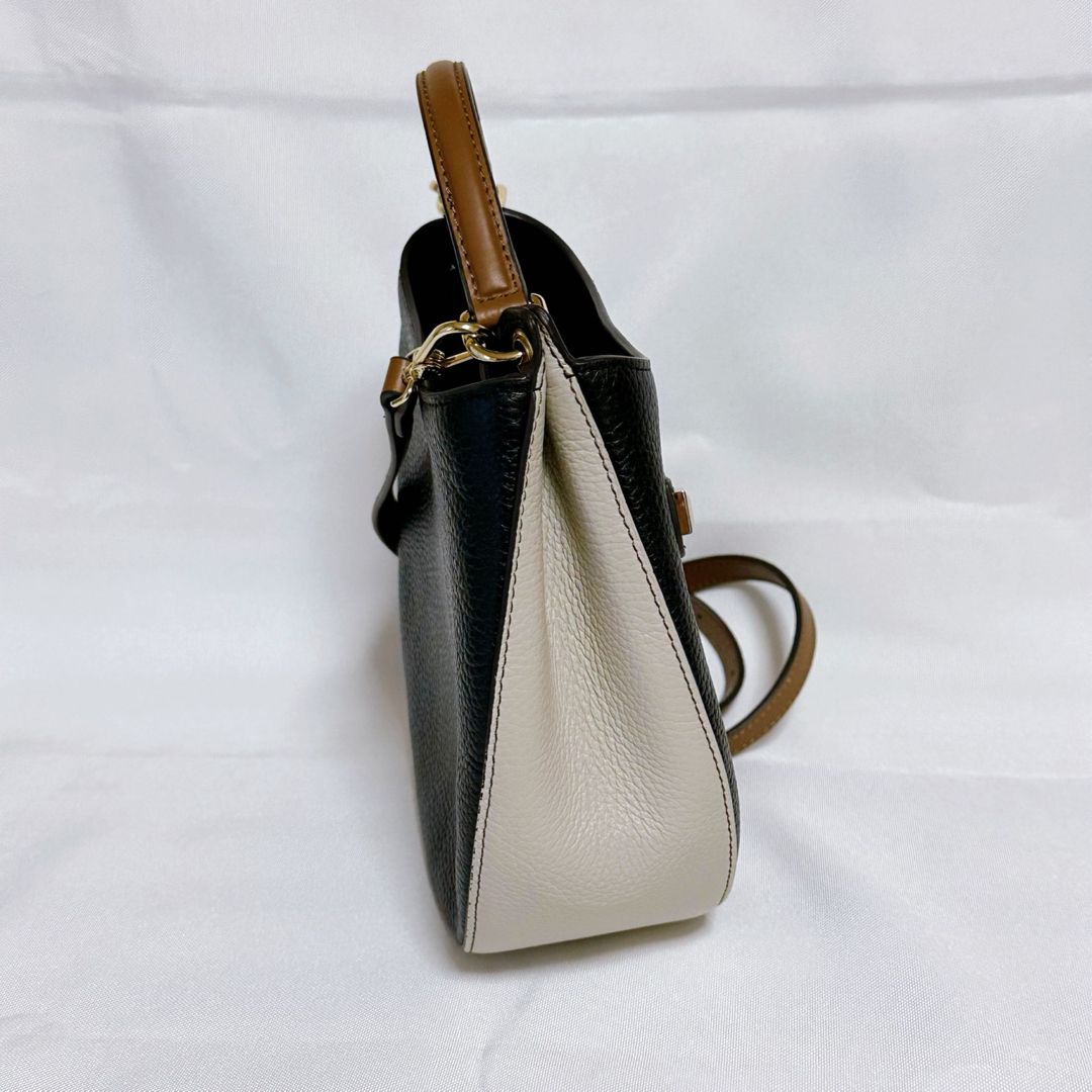 Furla(フルラ)のフルラ　アフロディテ　ミニ　クロスボディ　ショルダーバッグ　ブラック　バイカラー レディースのバッグ(ショルダーバッグ)の商品写真