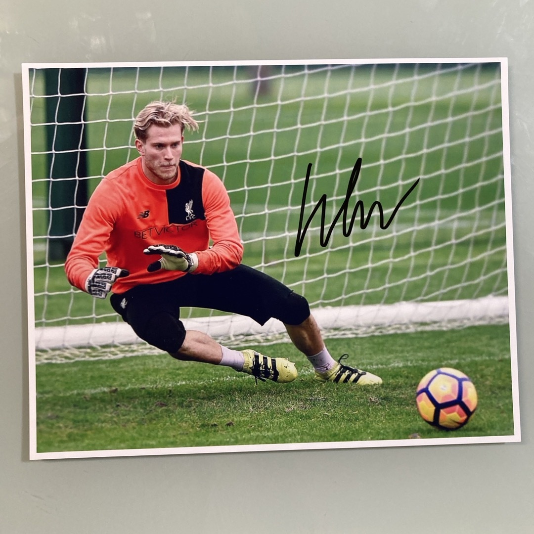 ロリス・カリウス直筆サイン入り超大型写真…Loris Karius… エンタメ/ホビーのタレントグッズ(スポーツ選手)の商品写真