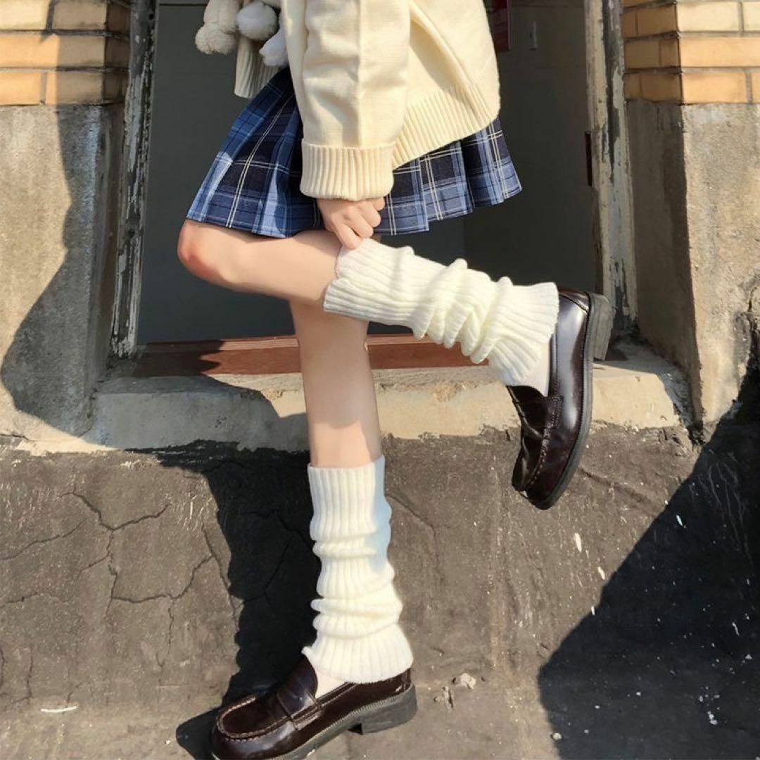 白 レッグウォーマー 女子高生　ルーズソックス風 レディースの靴/シューズ(その他)の商品写真