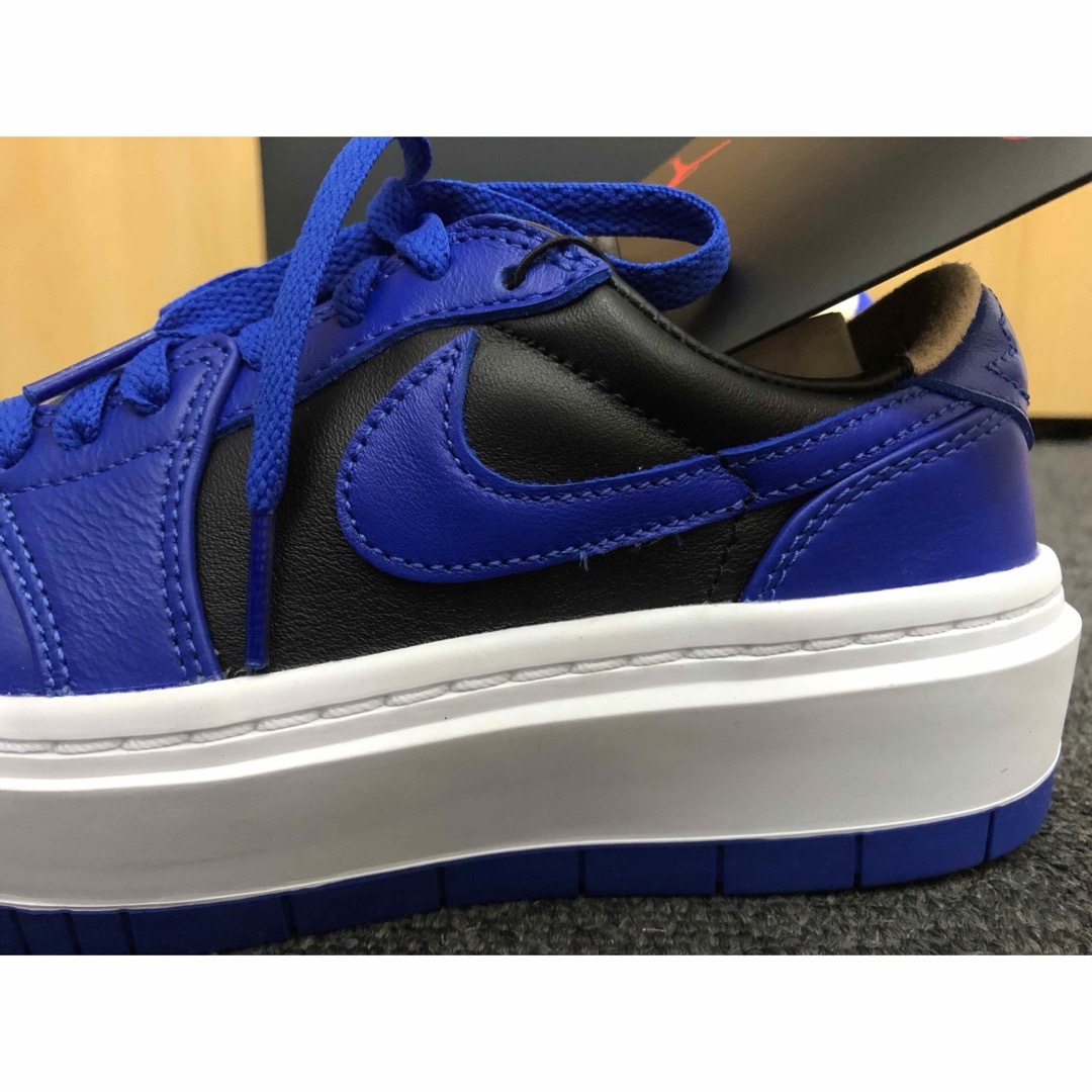 NIKE(ナイキ)のNIKE AIR JORDAN 1 ELEVATE LOW ロイヤル 22.0 レディースの靴/シューズ(スニーカー)の商品写真