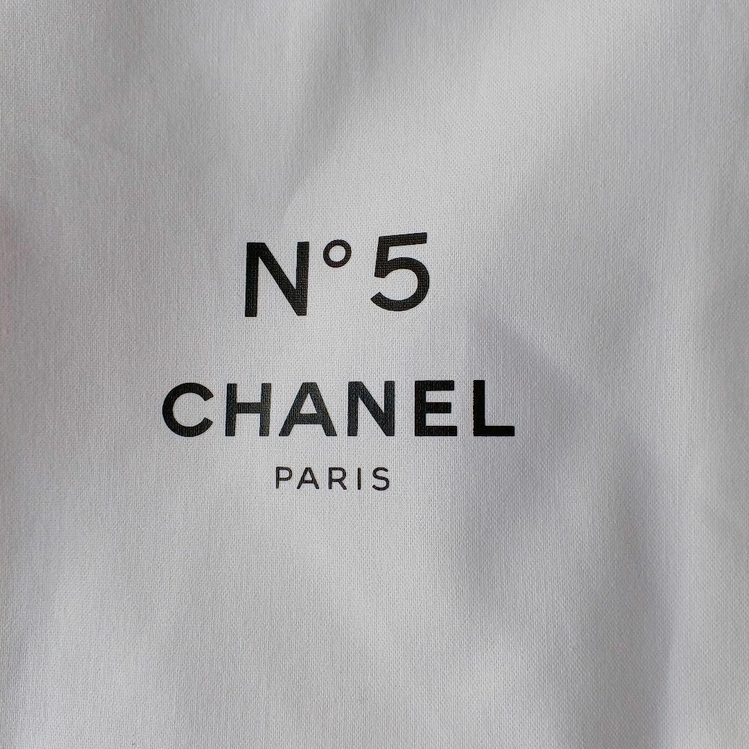 CHANEL(シャネル)の【未使用品❤️】CHANEL ノベルティスポーチNO.5 コットン キャンバス レディースのファッション小物(ポーチ)の商品写真