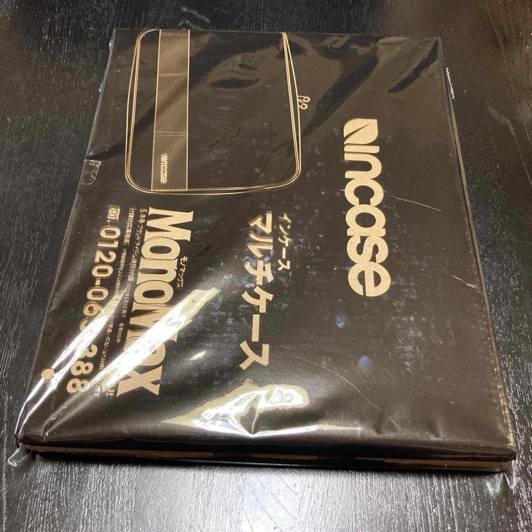 Incase(インケース)の新品　Incase [インケース] PCも収納できる！ 万能ケース  スマホ/家電/カメラのスマホアクセサリー(iPadケース)の商品写真