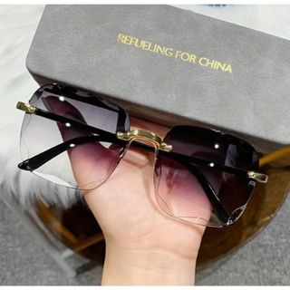 【即日発送】サングラス 色付きメガネ ブラック UV380 韓国 グラデーション(サングラス/メガネ)