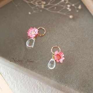 No.292　朝露の雫　ピンク　本物のお花のピアス　イヤリング(ピアス)