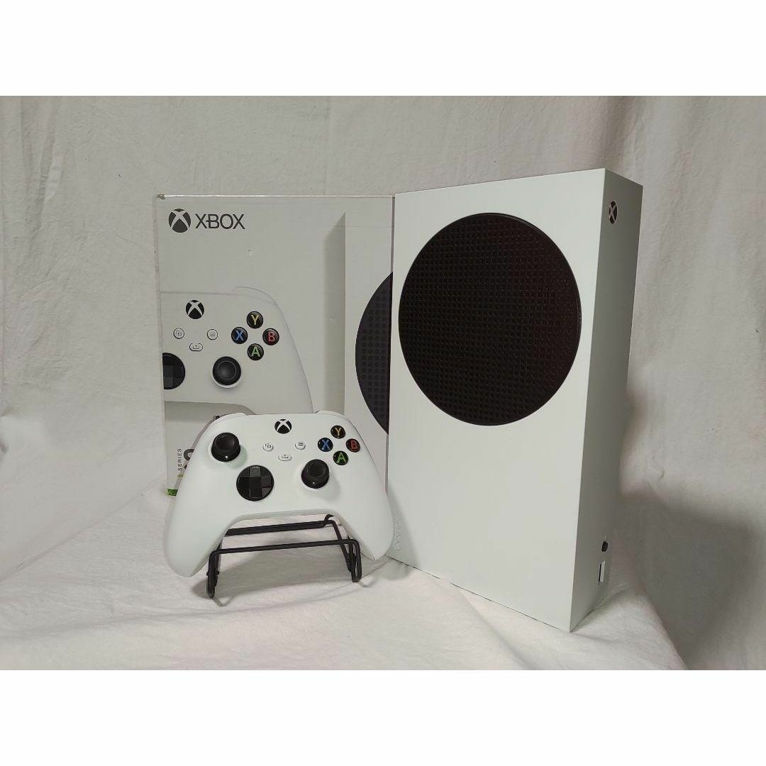 【完動品】xbox series s 本体一式 エンタメ/ホビーのゲームソフト/ゲーム機本体(家庭用ゲーム機本体)の商品写真