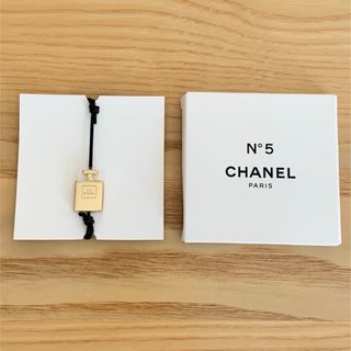 シャネル(CHANEL)のシャネル コスメ ホリデー 限定 購入特典 ブレスレット CHANEL 香水(ブレスレット/バングル)