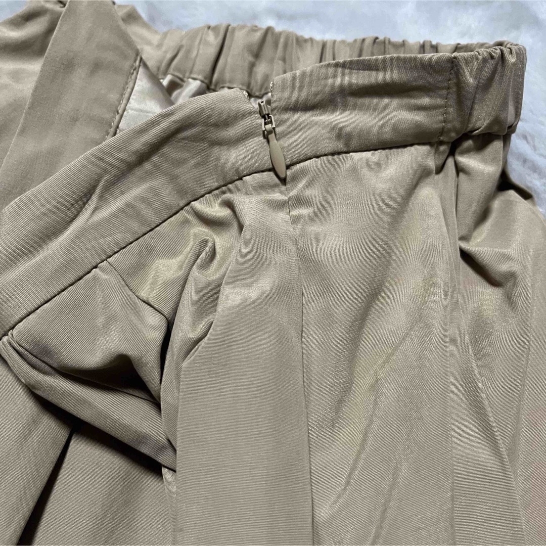 URBAN RESEARCH(アーバンリサーチ)の美品です♪ アーバンリサーチ ミモレ丈 フレア スカート 大人かわいい 薄手 レディースのスカート(ロングスカート)の商品写真