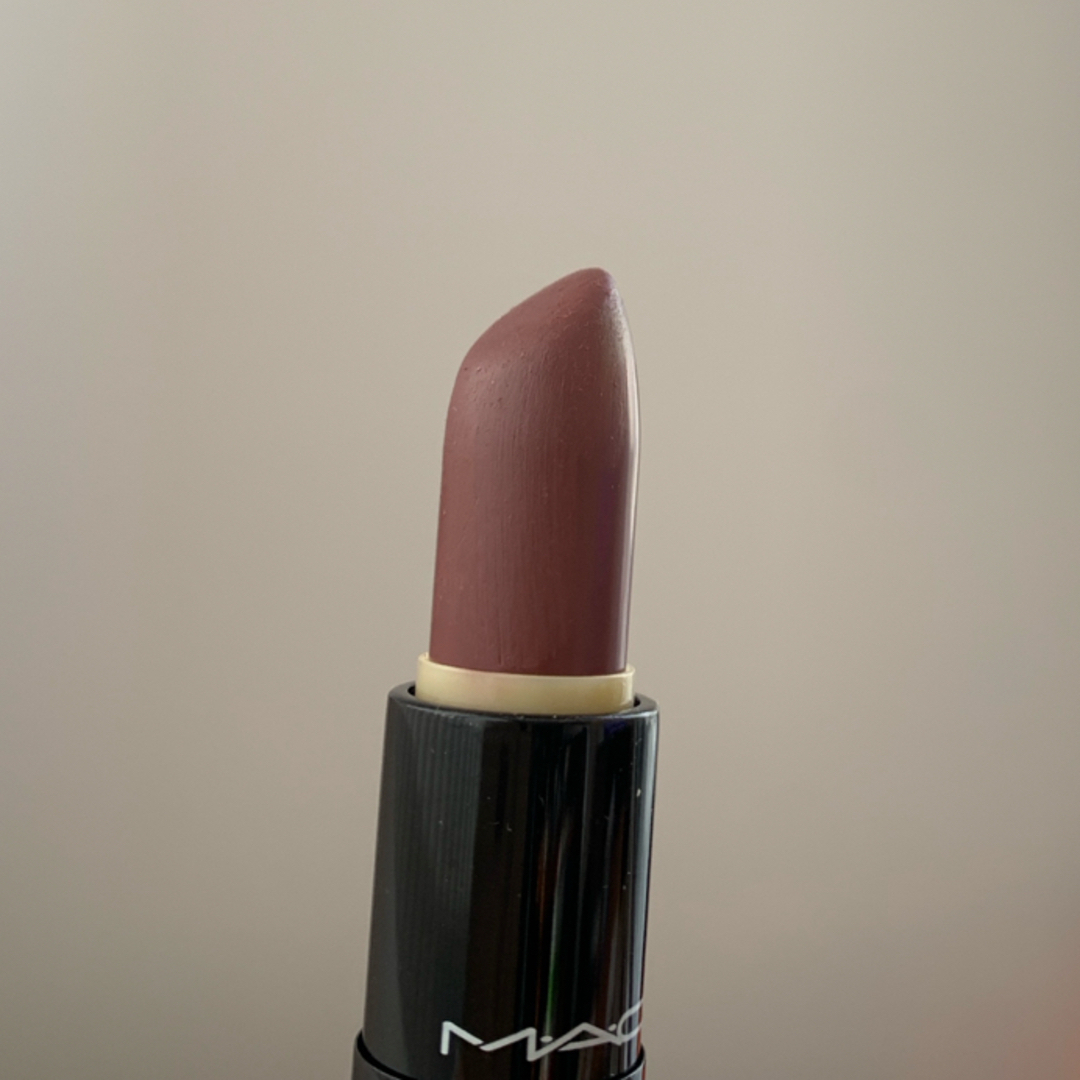 MAC(マック)のMAC ラブ ミー リップスティック コーヒー&シグス コスメ/美容のベースメイク/化粧品(口紅)の商品写真