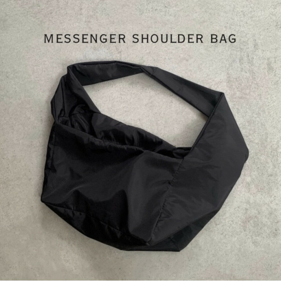 メッセンジャー ショルダーバッグ ボディバッグ 黒 海外ファッション 美品 綺麗 レディースのバッグ(ショルダーバッグ)の商品写真