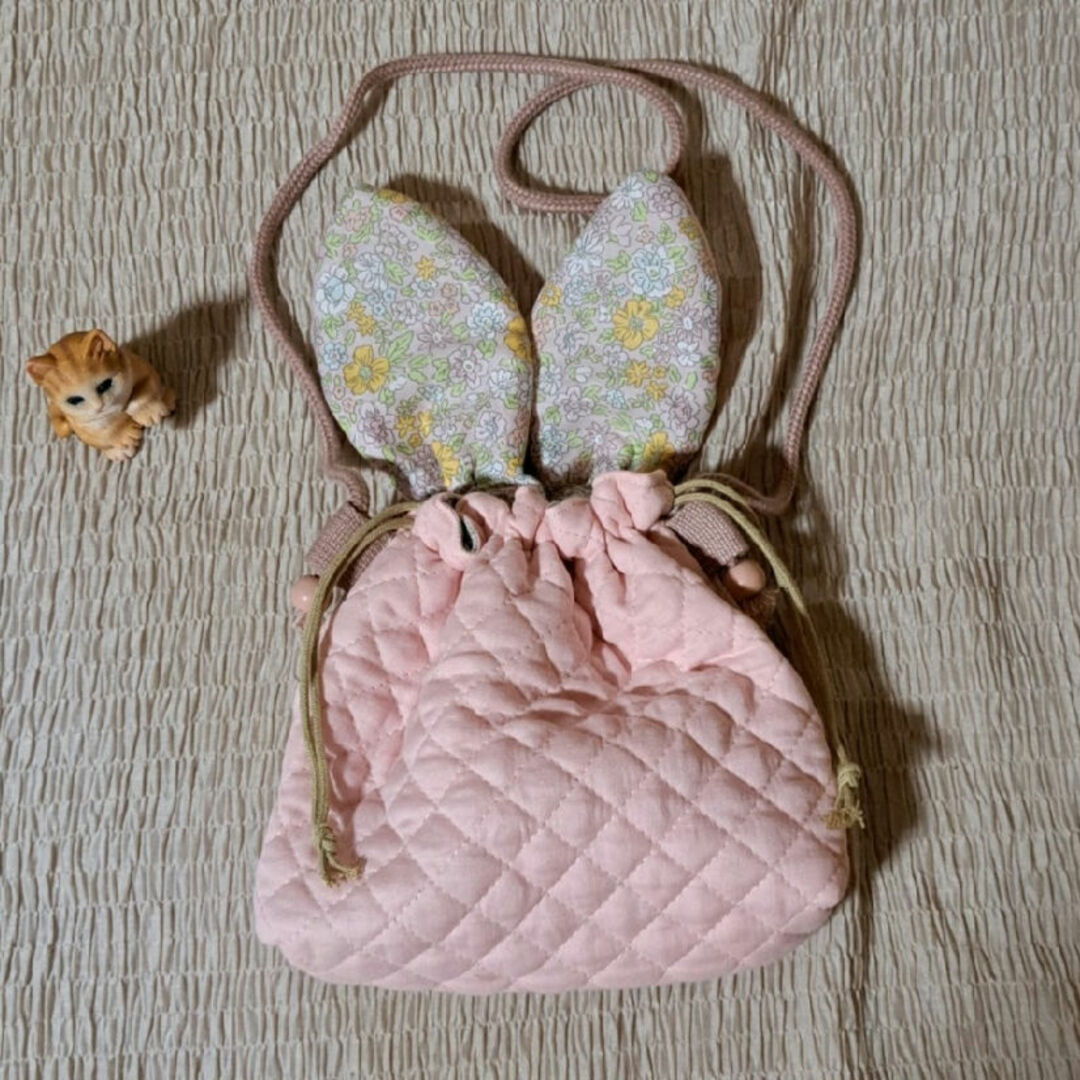 ハンドメイド　ウサみみ　ポシェット　巾着　ピンク　キッズ キッズ/ベビー/マタニティのこども用バッグ(ポシェット)の商品写真