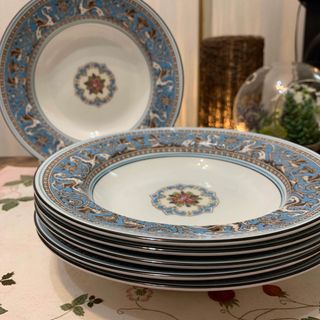 ウェッジウッド(WEDGWOOD)の未使用　ウェッジウッド  フロレンティーン　ターコイズ　20cmスーププレート(食器)