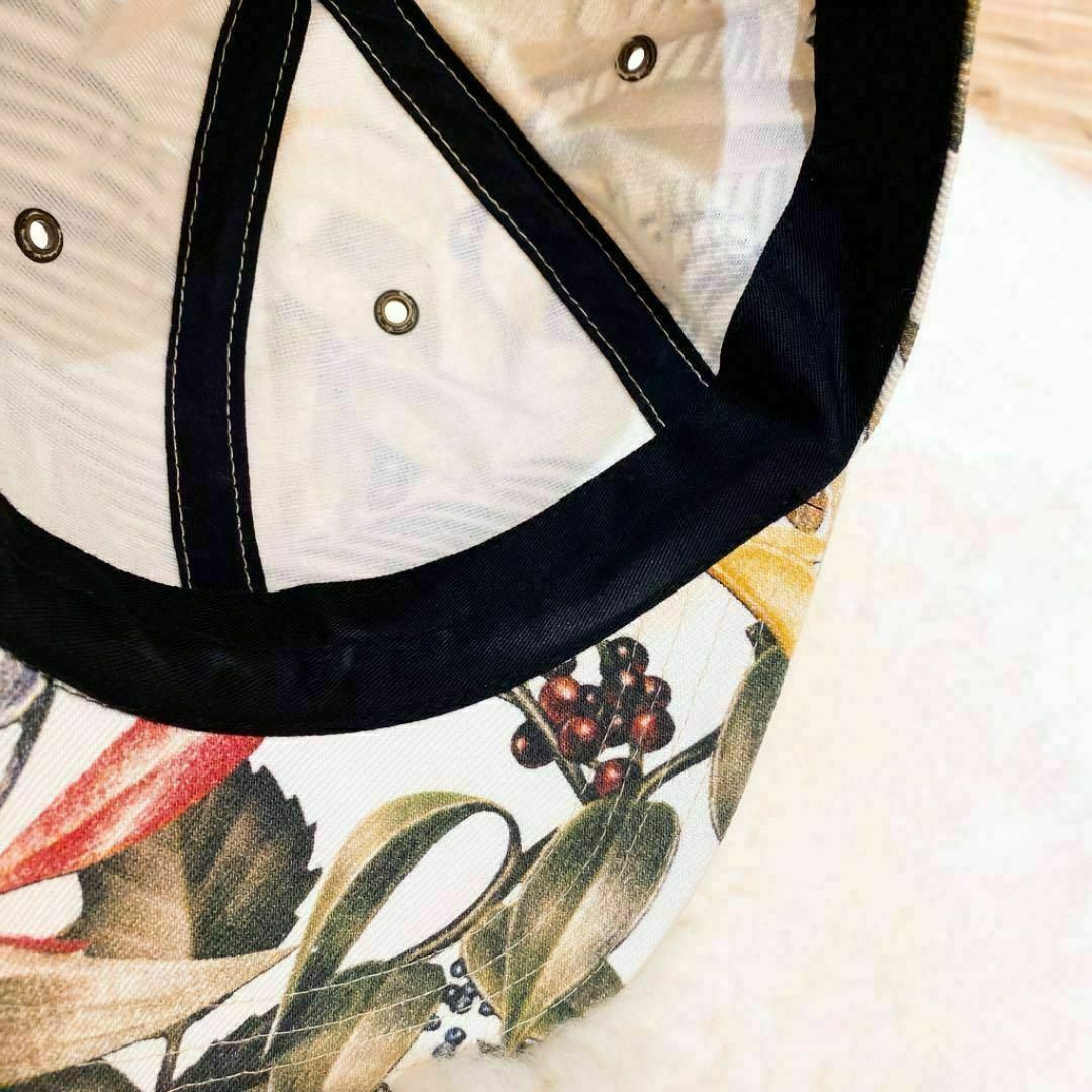 ami(アミ)のボタニカル【アミアレクサンドルマテュッシ】リーフ総柄キャップ自然スイカAMIロゴ レディースの帽子(キャップ)の商品写真