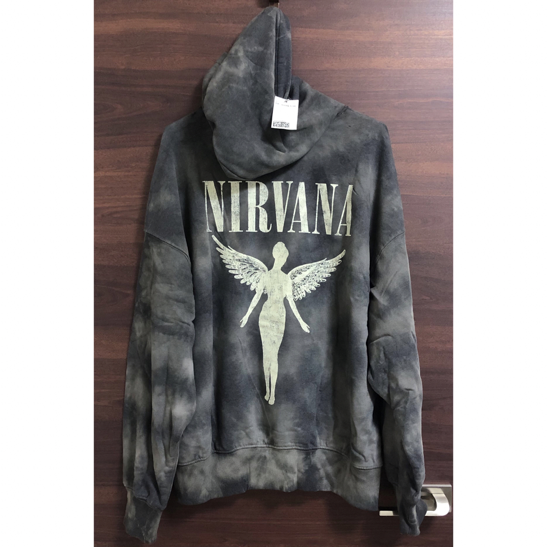 H&M(エイチアンドエム)の未使用タグ付 ニルヴァーナ Nirvana ヴィンテージ風 パーカー L メンズのトップス(パーカー)の商品写真