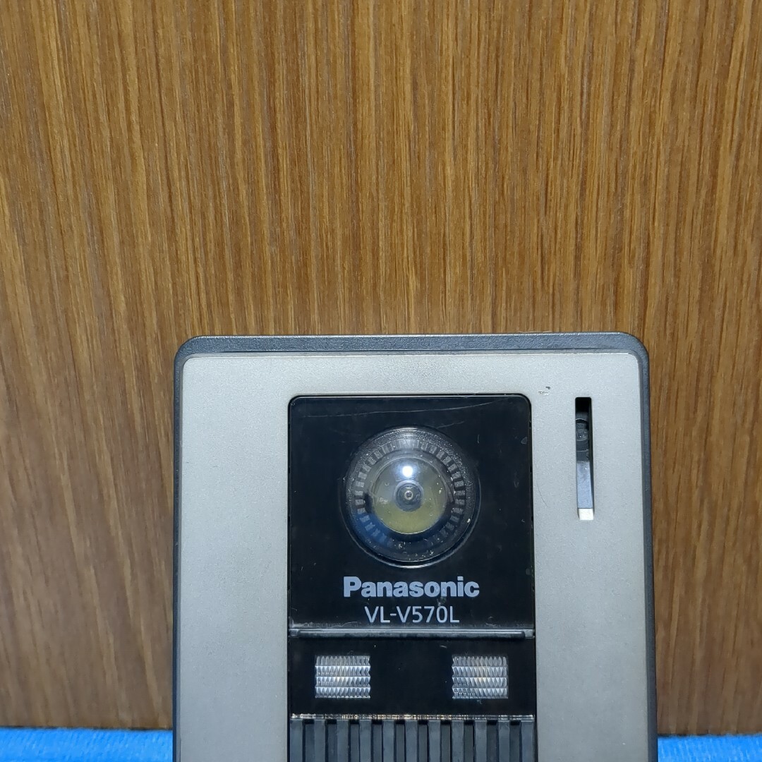 Panasonic(パナソニック)のパナソニックカメラ玄関子機 VL-V570L スマホ/家電/カメラの生活家電(その他)の商品写真