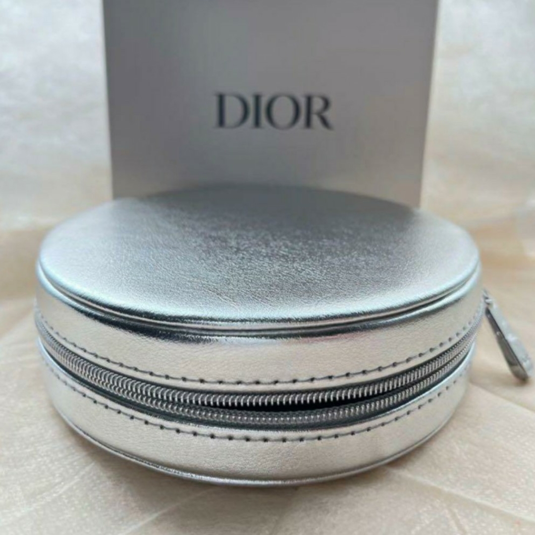 Christian Dior(クリスチャンディオール)の★GW限定価格★【新品】Dior ディオール 最新ノベルティ ポーチ レディースのファッション小物(ポーチ)の商品写真