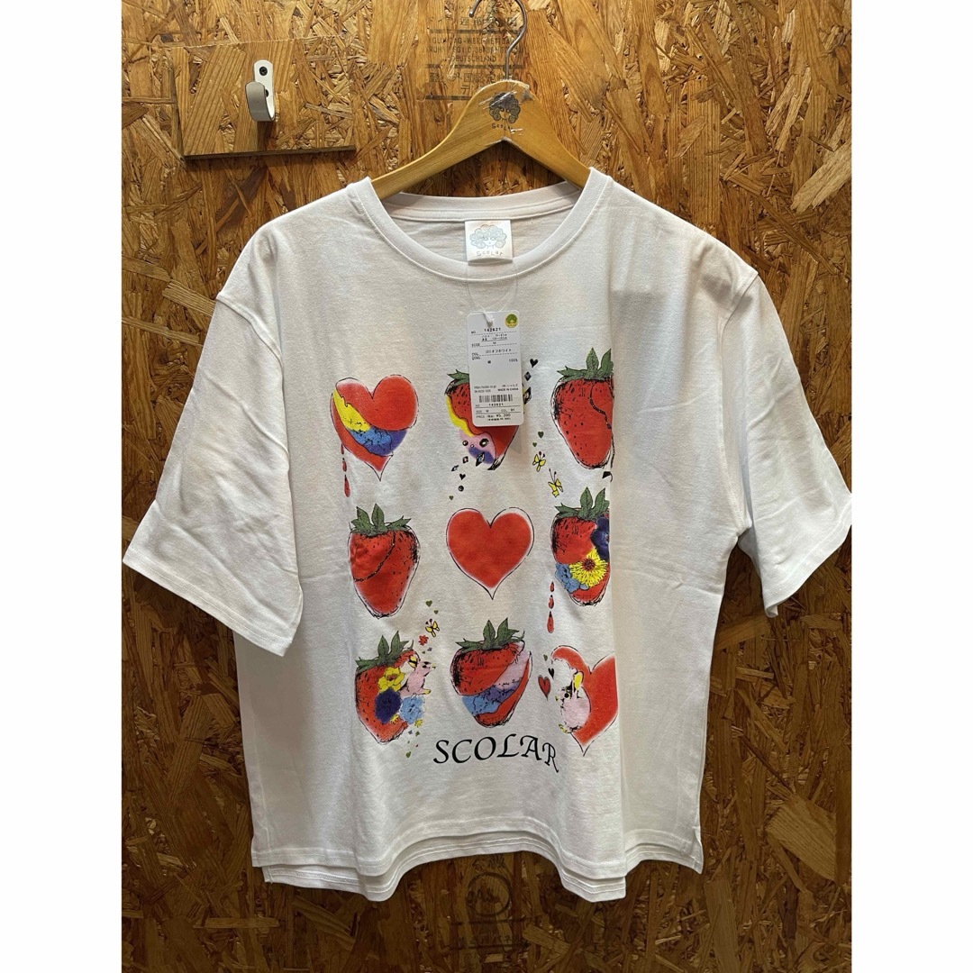 ScoLar(スカラー)のscolar スカラー　142621：イチゴと花ハートプリントTシャツ レディースのトップス(Tシャツ(半袖/袖なし))の商品写真