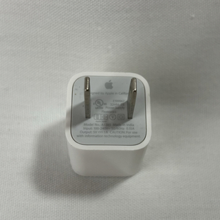 アップル(Apple)の【純正品】iPhone 充電プラグ(バッテリー/充電器)