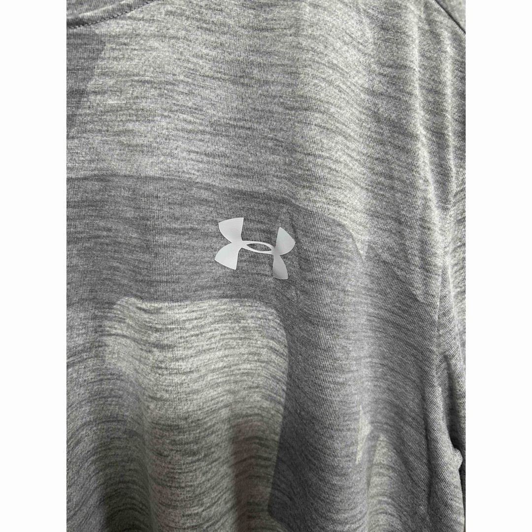 UNDER ARMOUR(アンダーアーマー)のアンダーアーマー　Ｔシャツ　LG グレー メンズのトップス(Tシャツ/カットソー(半袖/袖なし))の商品写真