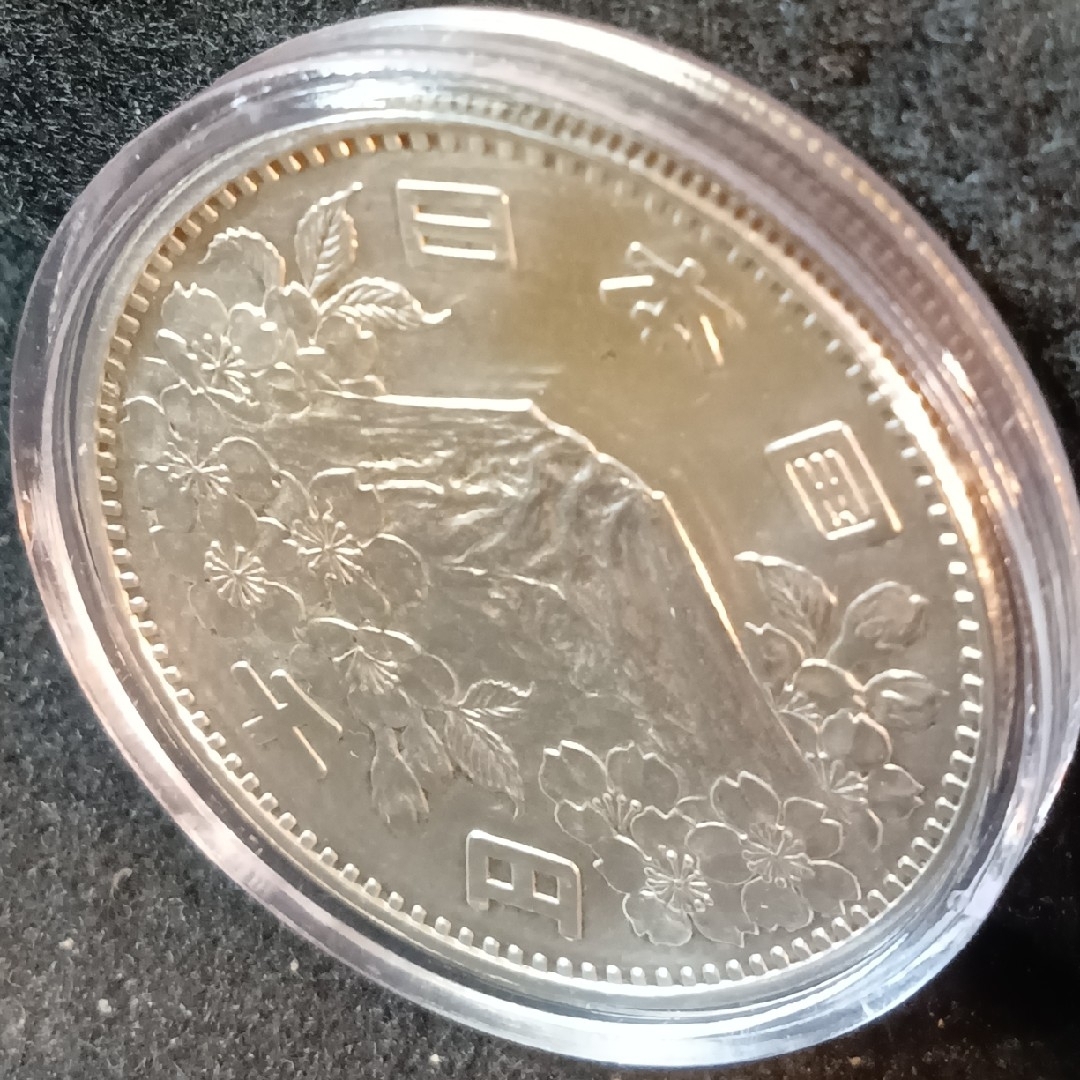 銀貨　東京オリンピック1.000円銀貨　silver925カプセルホルダー極美品 エンタメ/ホビーの美術品/アンティーク(金属工芸)の商品写真