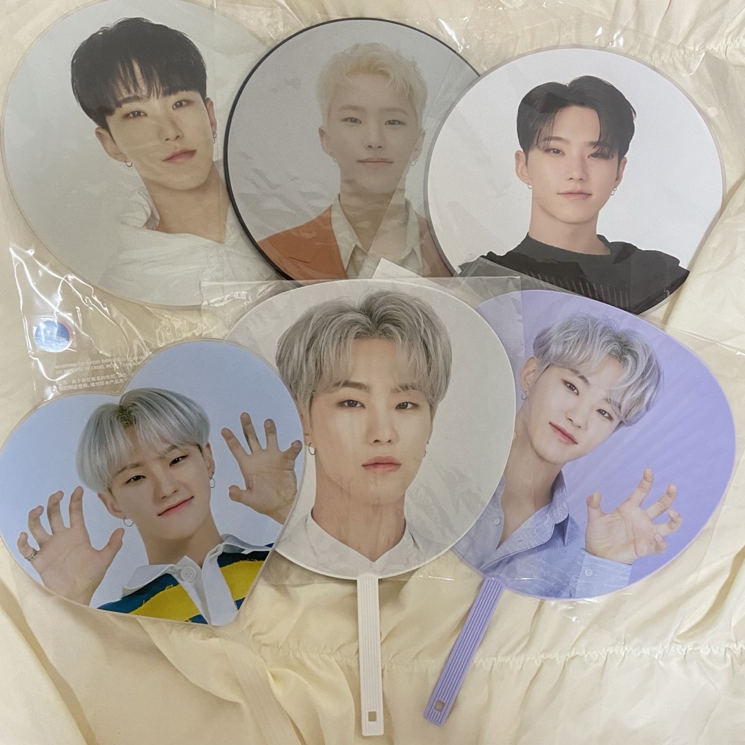 seventeen hoshi うちわ セット エンタメ/ホビーのタレントグッズ(アイドルグッズ)の商品写真