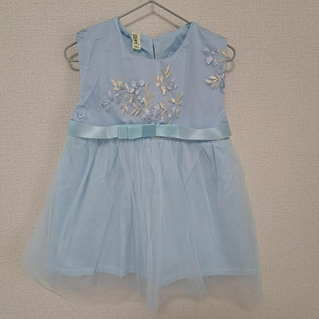 新品♪　キッズ 女の子 花刺繍　ワンピース ブルー フォーマル 誕生日　100 キッズ/ベビー/マタニティのキッズ服女の子用(90cm~)(ワンピース)の商品写真