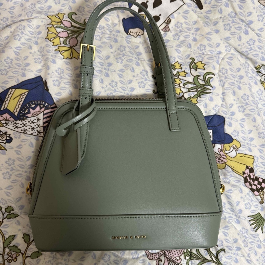 Charles and Keith(チャールズアンドキース)の【美品】CHARLES & KEITH エノラ テクスチャードダブルバッグ レディースのバッグ(ハンドバッグ)の商品写真