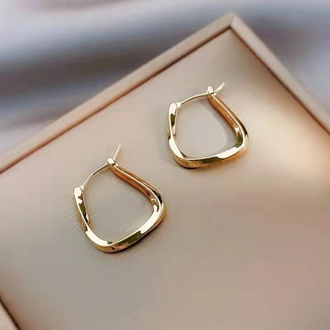 大人気♡　ゴールド　レディース　ピアス　S925　フープ　リング　シンプル レディースのアクセサリー(ピアス)の商品写真