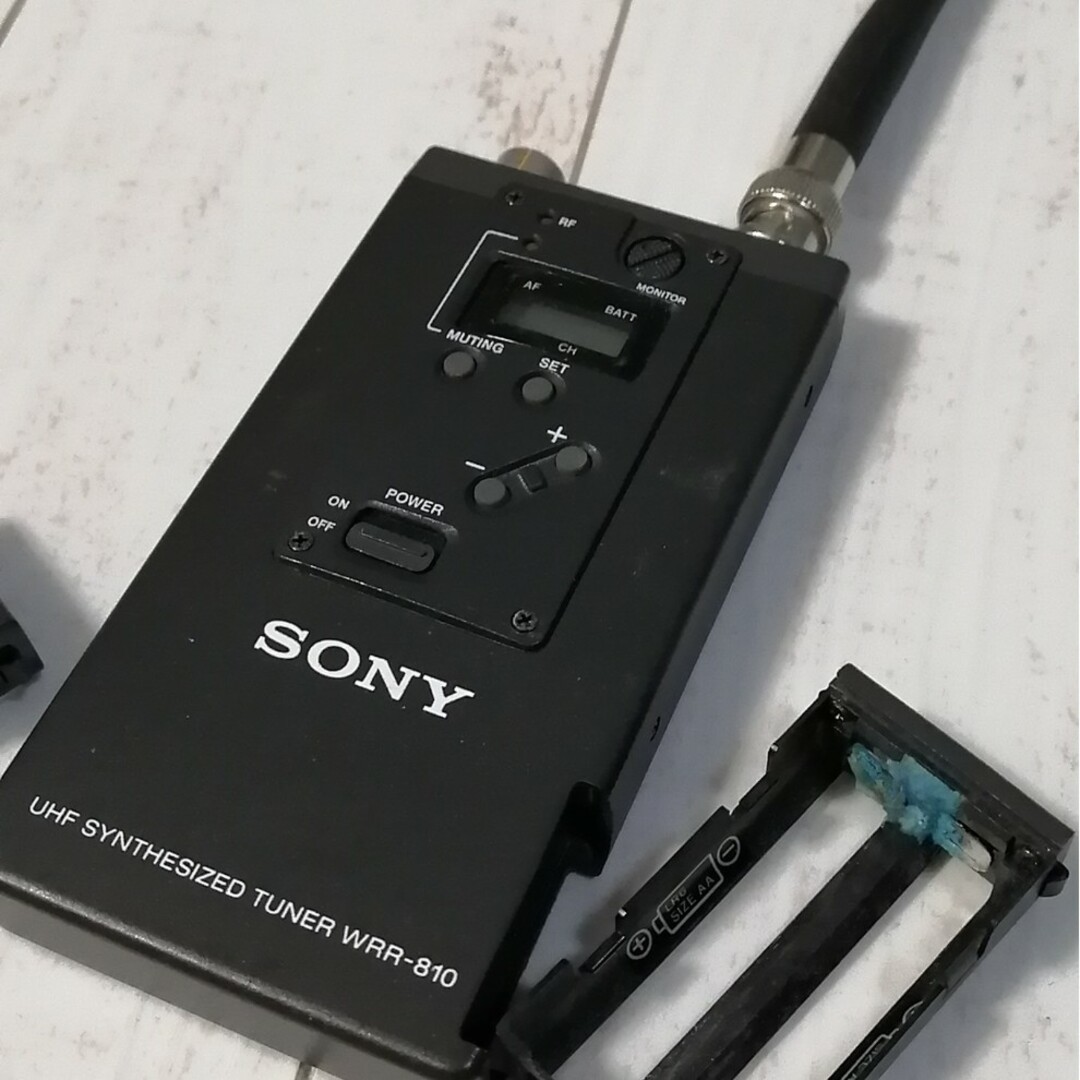 【ジャンク品】SONY ワイヤレスピンマイク 送受信機 スマホ/家電/カメラのオーディオ機器(その他)の商品写真