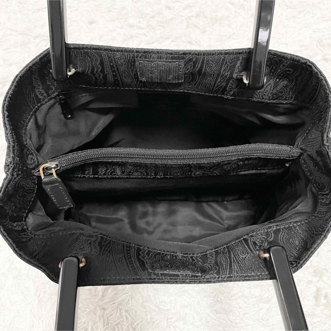ETRO(エトロ)のエトロ　ハンドバッグ ブラック 黒 ペイズリー 希少 ロゴプレート レディースのバッグ(ハンドバッグ)の商品写真