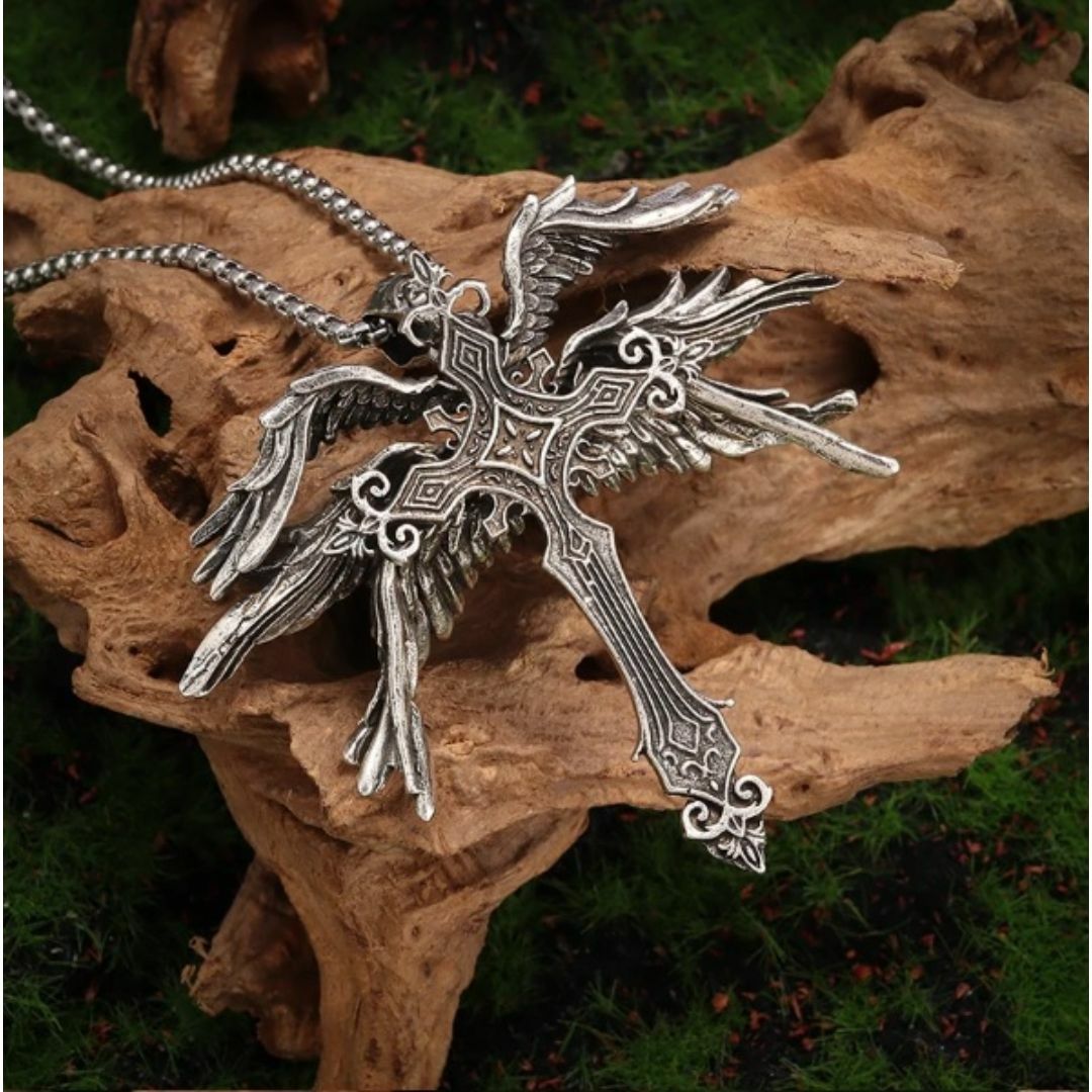 入荷！十字架に生々しいエンジェルウィング 天使の羽 ネックレス メンズのアクセサリー(ネックレス)の商品写真