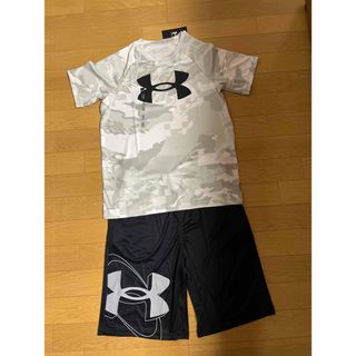 アンダーアーマー(UNDER ARMOUR)の新品　アンダーアーマー YXL 160cm パンツ　半袖Tシャツ　上下セット(Tシャツ/カットソー)