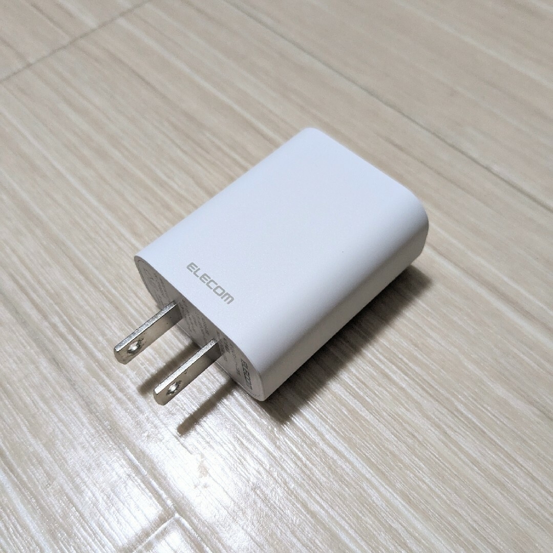 30w　usb-c　充電器 スマホ/家電/カメラのスマートフォン/携帯電話(バッテリー/充電器)の商品写真