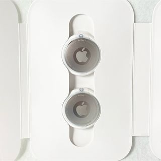 アップル(Apple)の【新品未使用】Apple Air Tag（エアタグ）本体 2個(その他)