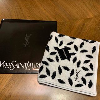 Yves Saint Laurent - イヴ・サンローラン　タオルハンカチ　シルク混