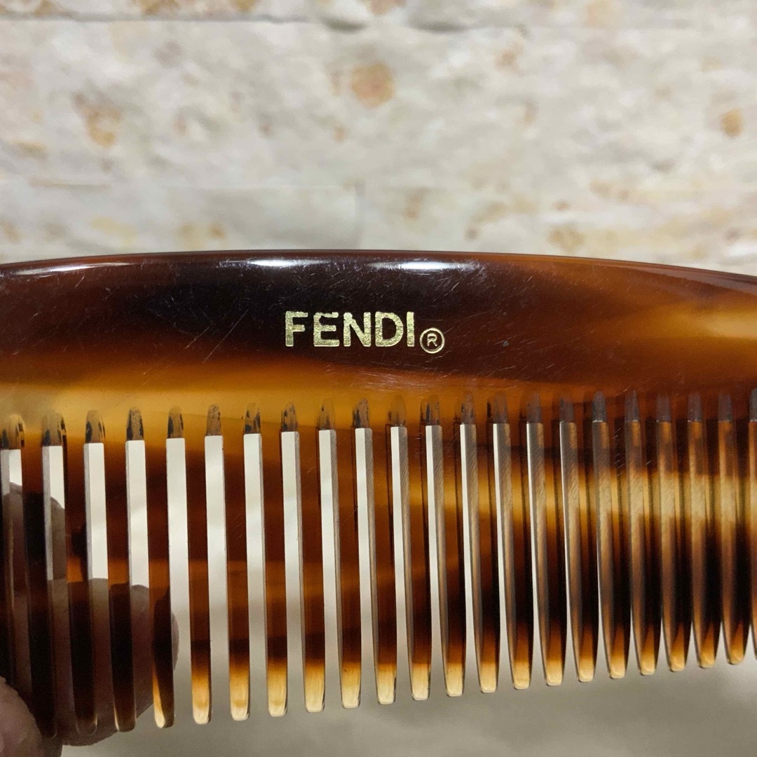 FENDI(フェンディ)のFENDIくし コスメ/美容のヘアケア/スタイリング(その他)の商品写真